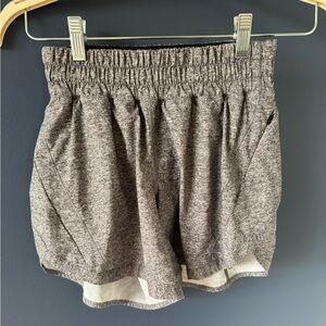 Lululemon Track That Short *5"
Heather Lux Multi Black